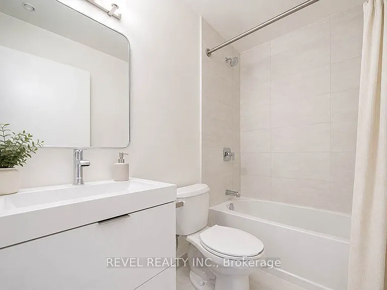 33 Erie Ave #406 — Photo 14