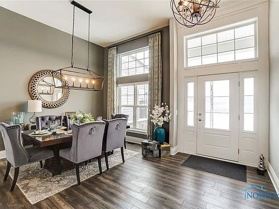 4th image of 8 Winfield Manor Ct