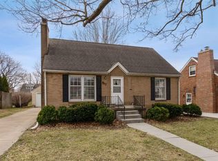 317 36th St NE, Cedar Rapids, IA 52402