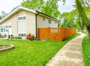 606 N 2nd Ave, Villa Park, IL 60181