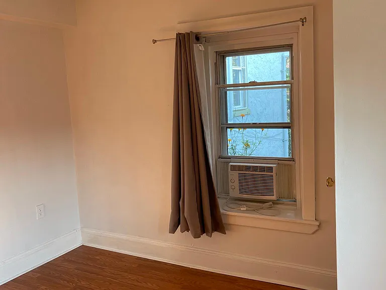 512 S 41st St #8 — Photo 50