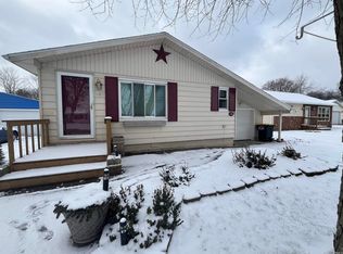 907 Villa Ter, Kendallville, IN