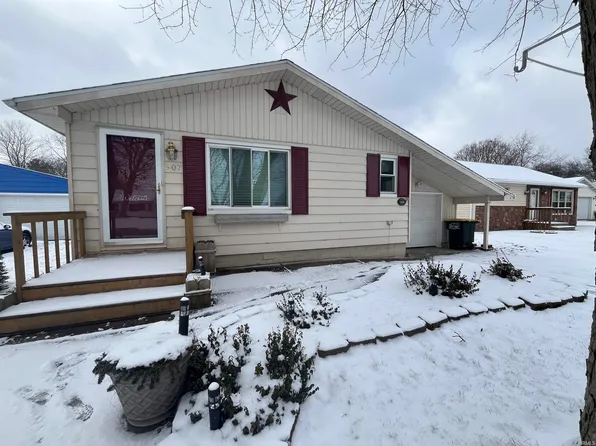 907 Villa Ter, Kendallville, IN 46755