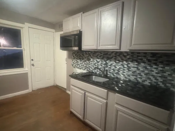 28-30 Wake St #1, Bridgeport, CT 06610