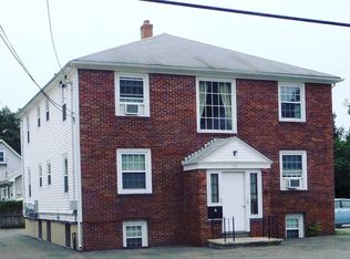75 Robinson Ave APT 6, Pawtucket, RI 02861