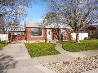 5749 S McMillan Cir, Murray, UT 84107