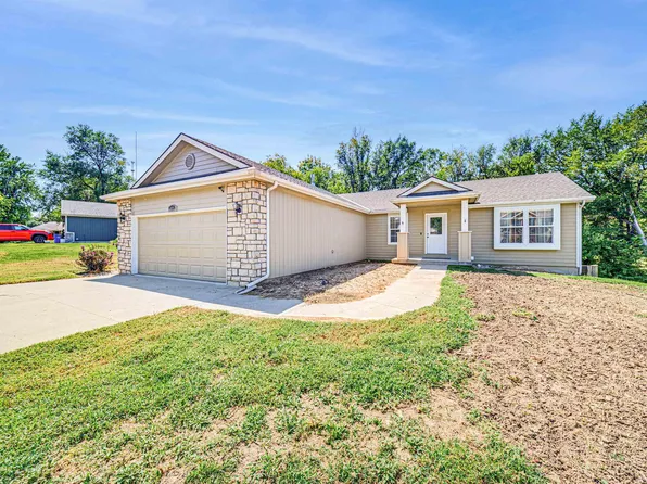 422 Navajo Rd, Junction City, KS 66441