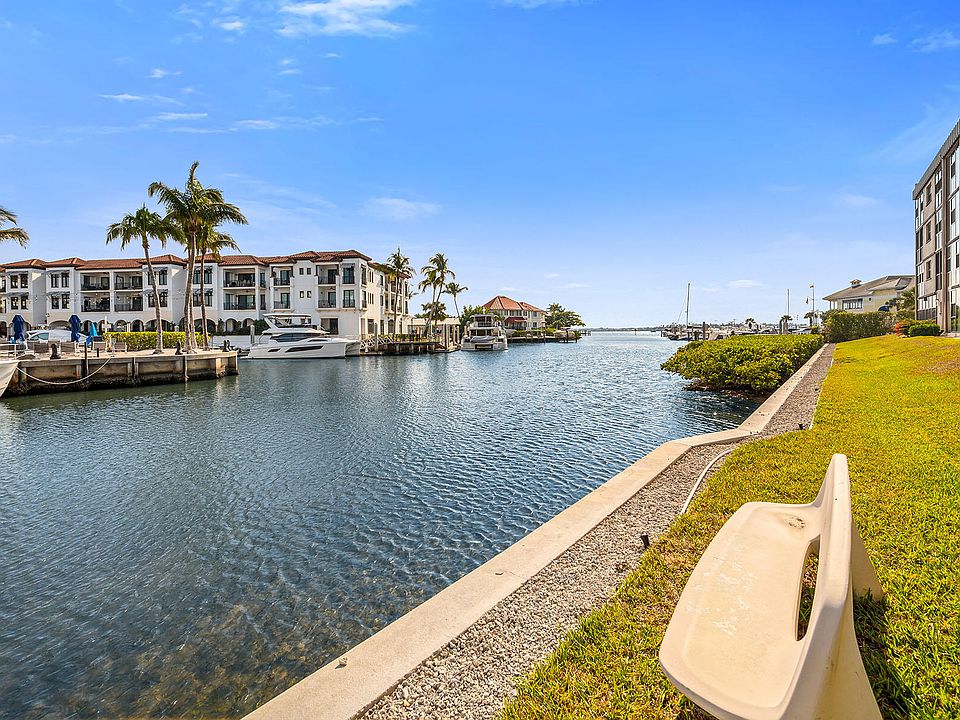 1st image of 803 River Point Dr