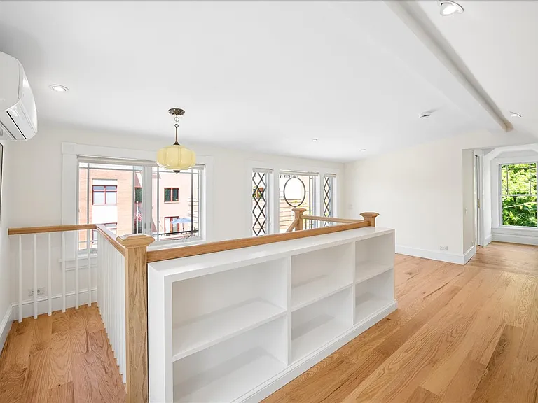 51 Main St #51 — Photo 32