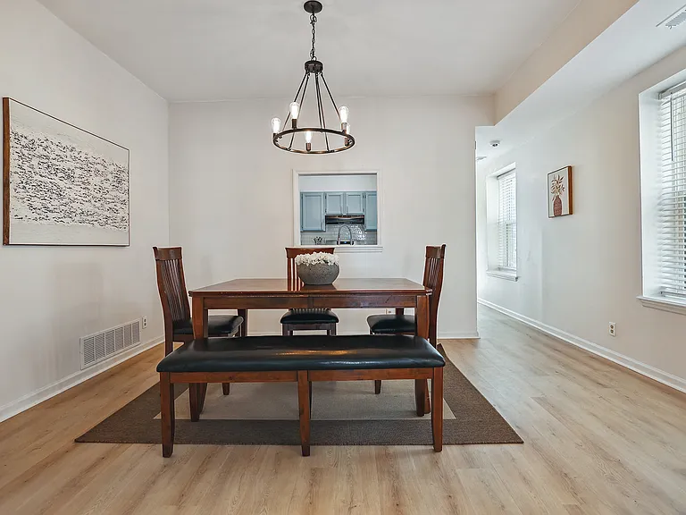4012 Castleman Ave — Photo 6