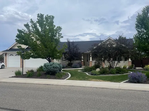 1114 Country Club Dr, Minden, NV 89423