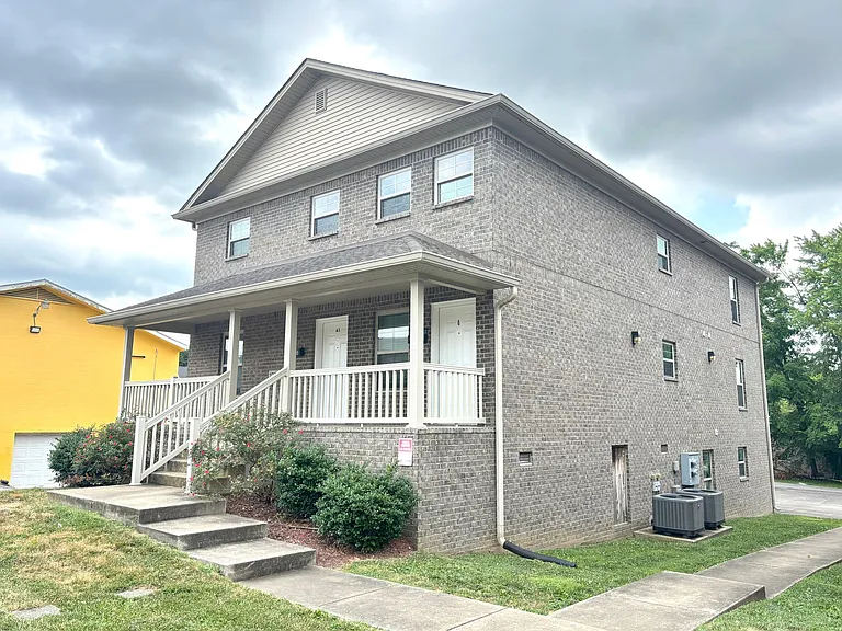 1224 Indianola St — Photo 3