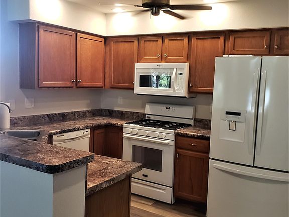 4th image of 20403 N 133rd Way