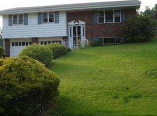 105 Midway Dr, White Oak, PA 15131
