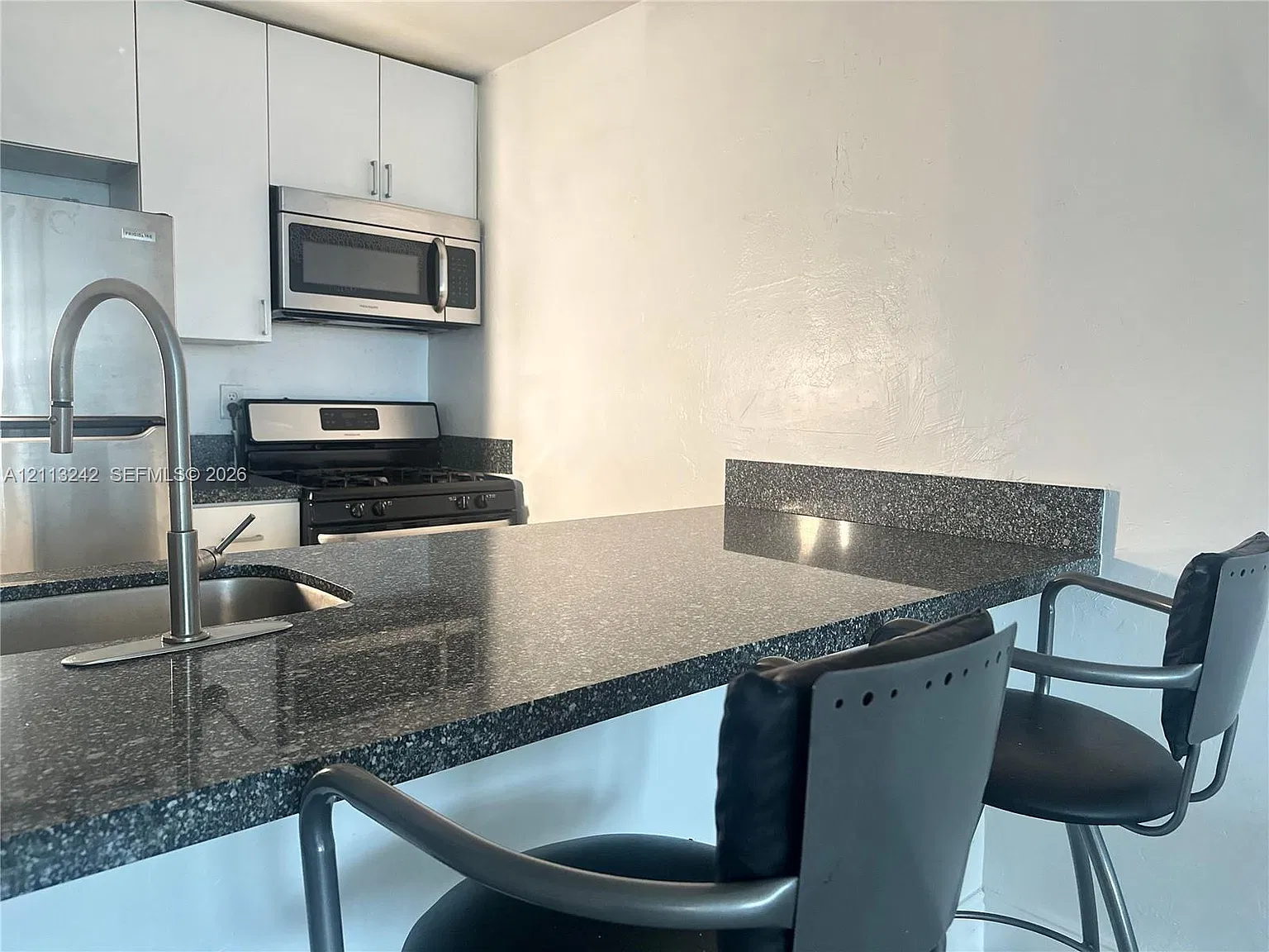 505 NE 30th St — Photo 3