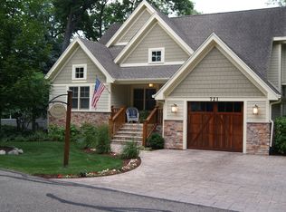 721 Adahi Way, Fontana, WI 53125