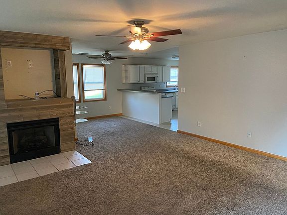 Living room/ dining room