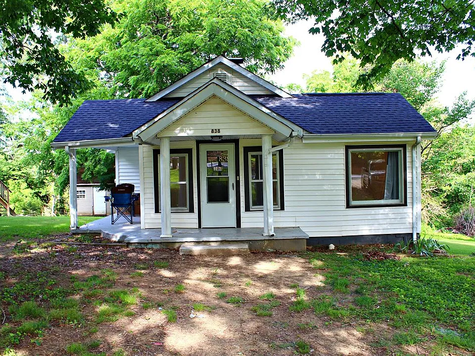 838 Holland Rd