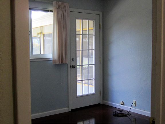 5th image of 280 Crestview Dr