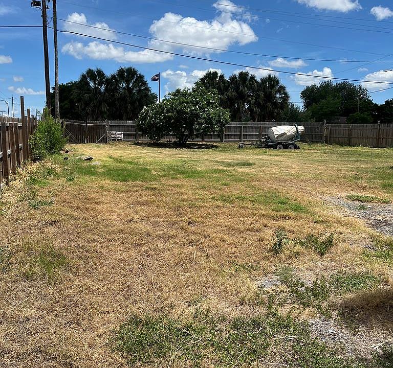 1st image of 4 Riverside Blvd