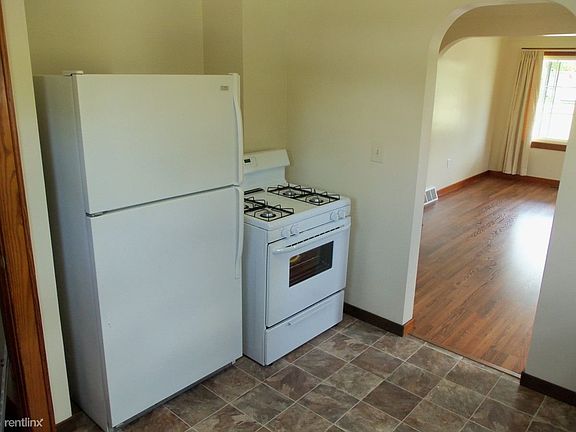 Kitchen appliances including refrigerator with ice maker and