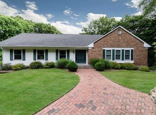 12 Thicket Dr, Cold Spring Harbor, NY 11724