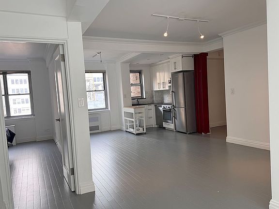 2nd image of 80 Park Ave APT 11N