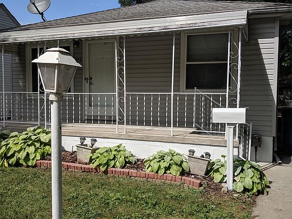 2nd image of 1862 Warwick Ave