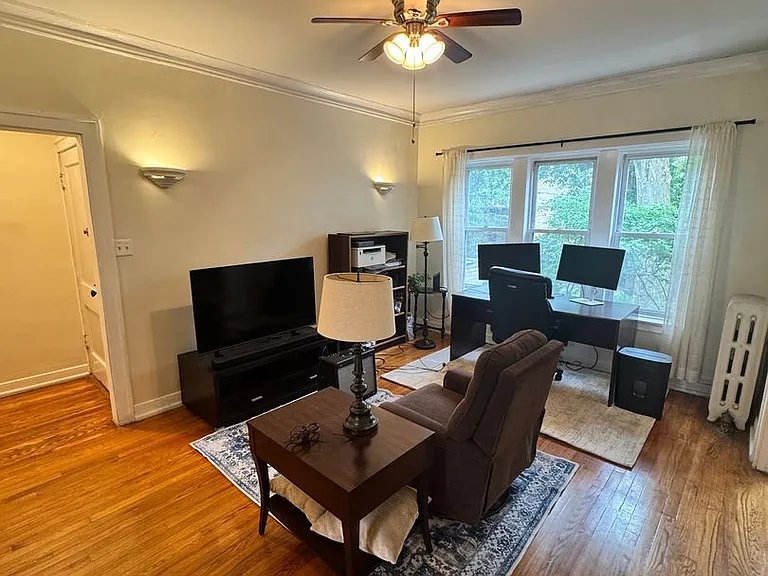 613 W Arlington Pl — Photo 5