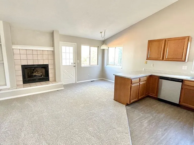 6505 Turkey Tracks Rd — Photo 3