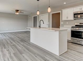 401 N Breckenridge Rd, Chatham, IL 62629