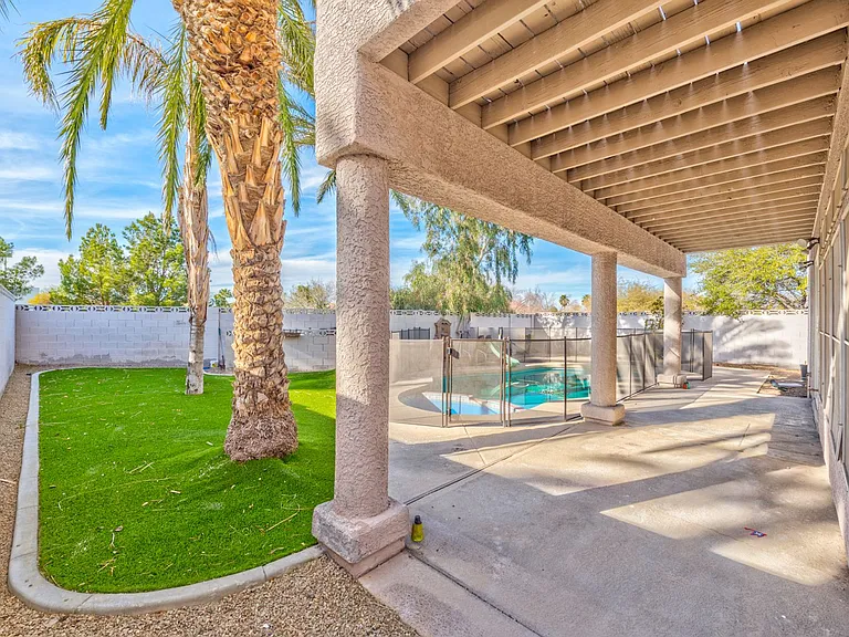 2175 Fountain Springs Dr — Photo 19