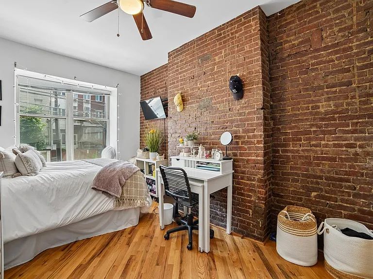 118 Clinton St #2 — Photo 9