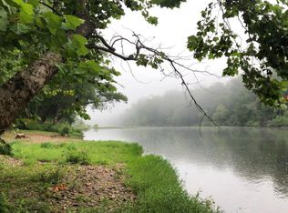 54 Turtle Bch, Hinton, WV 25951