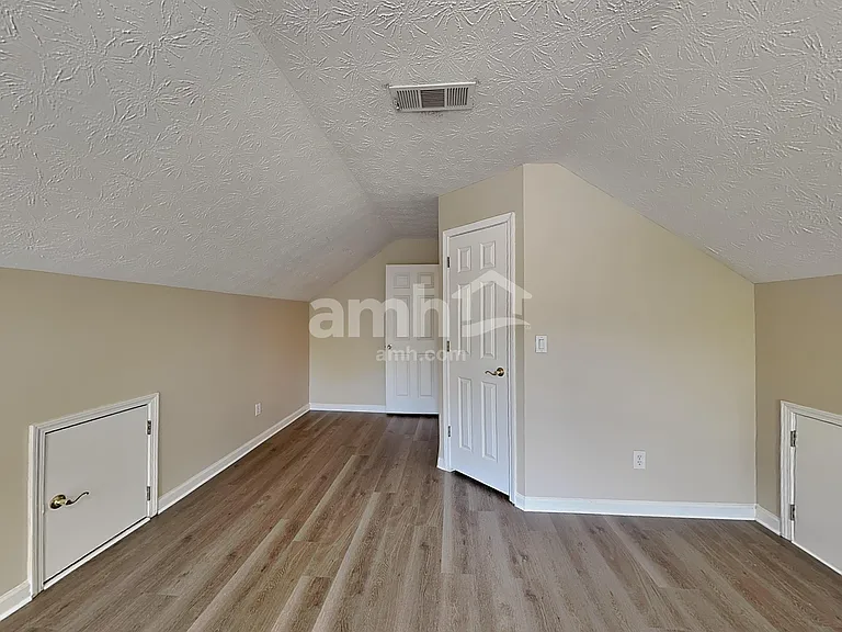 4284 Wood Cove Dr — Photo 16