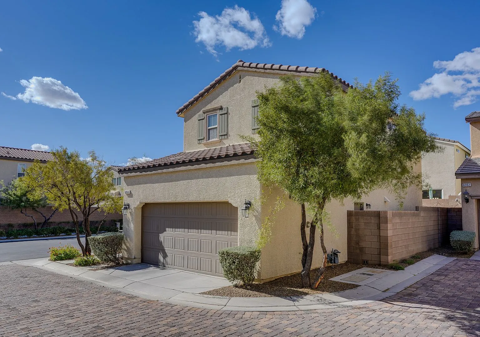 Bright & Welcoming 3-Bedroom Home in the Heart of 89113 — Photo 2