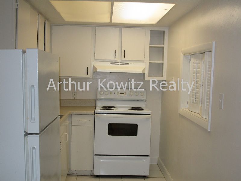 1st image of 1140 S Ridgewood Ave APT 119