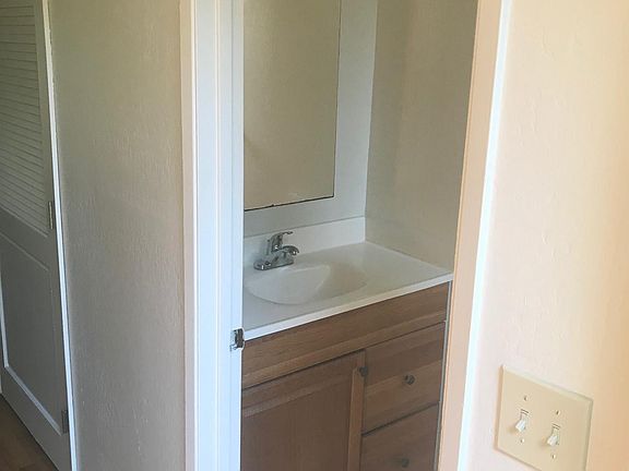 5th image of 1420 Broadway APT C