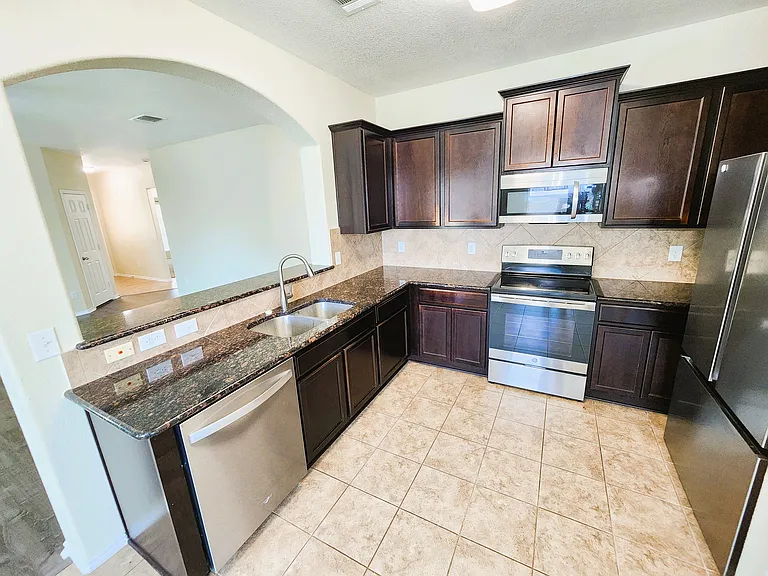 6304 Cool Creek Dr — Photo 7