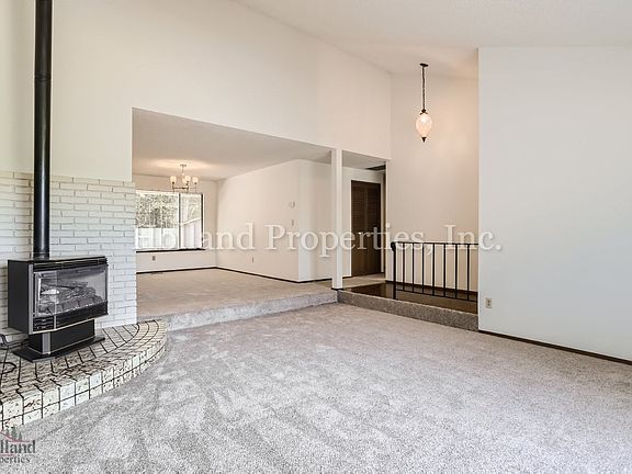 4th image of 1005 SW 192nd Ct