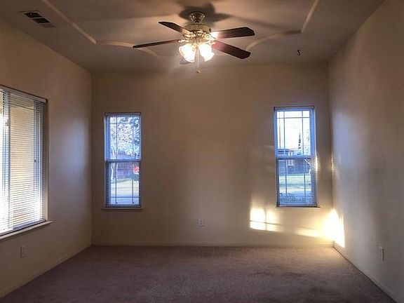 5th image of 928 S Casablanca St