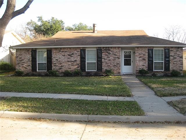 1st image of 408 Solitude Dr
