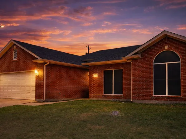 101 Quail Briar Ln, Arlington, TX 76002