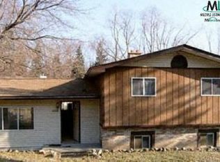 6868 Renshaw St, West Bloomfield, MI 48323