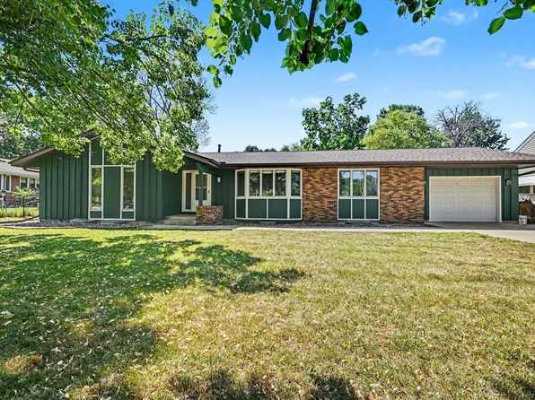 206 Lincoln Ave S, New Prague, MN 56071