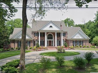 9765 Old Warson Rd, Saint Louis, MO 63124