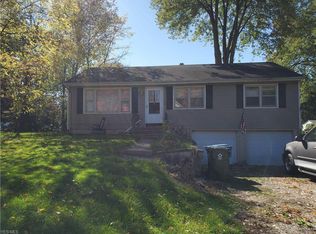 2219 Grafton Rd, Grafton, OH 44044