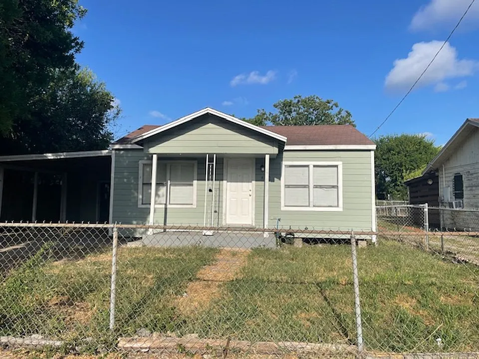 4613 Yolanda Dr