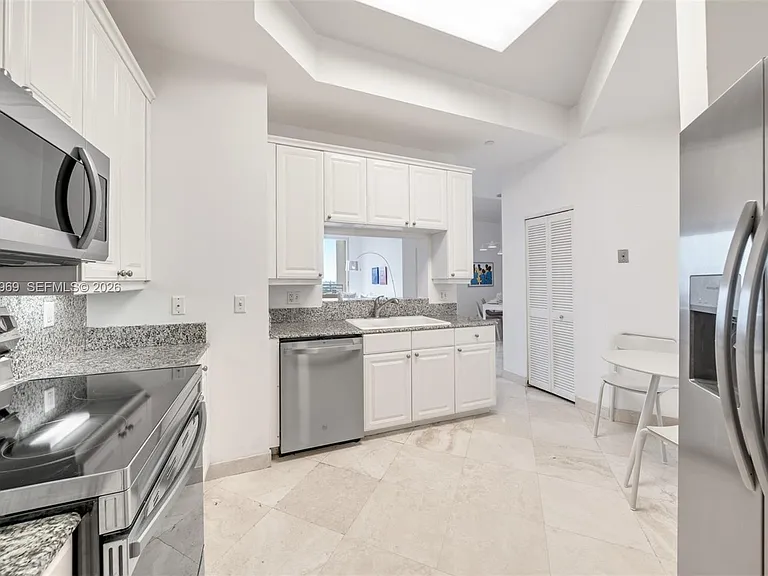 888 Brickell Key Dr #2610 — Photo 26