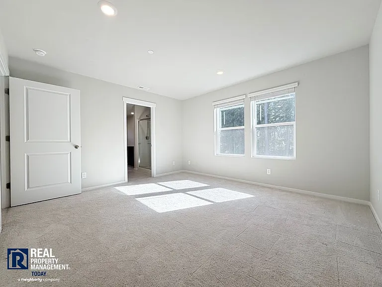 10730 188th St E — Photo 10